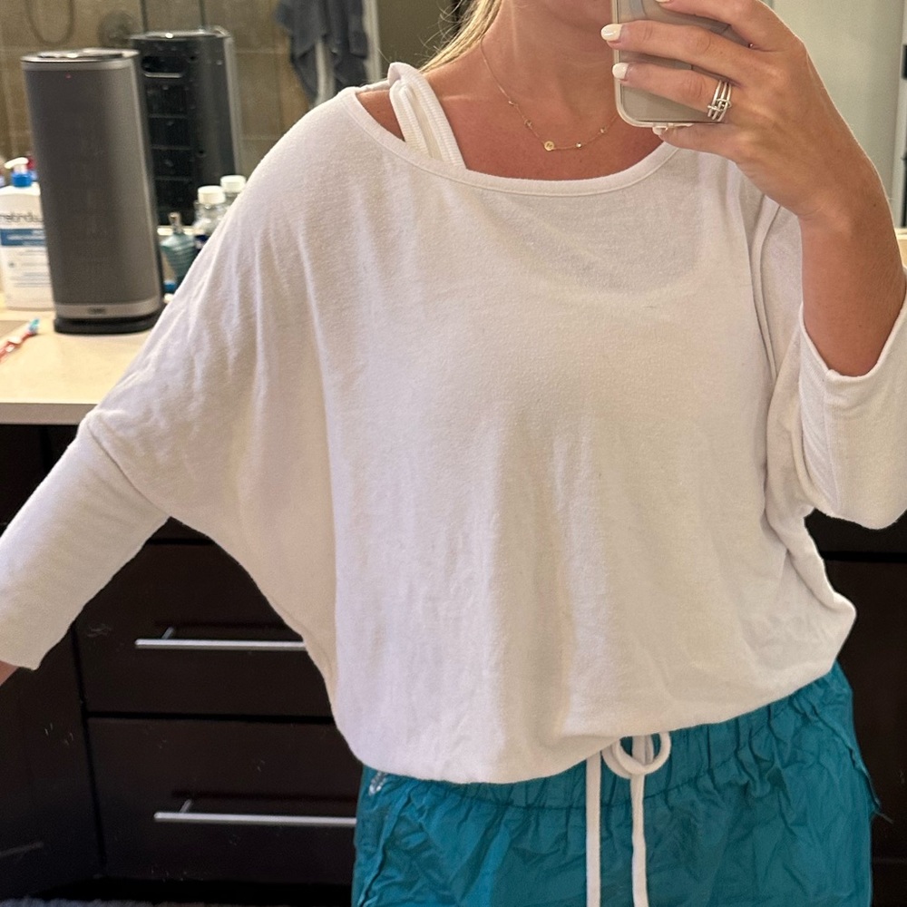 Chaser White Women's Pullover